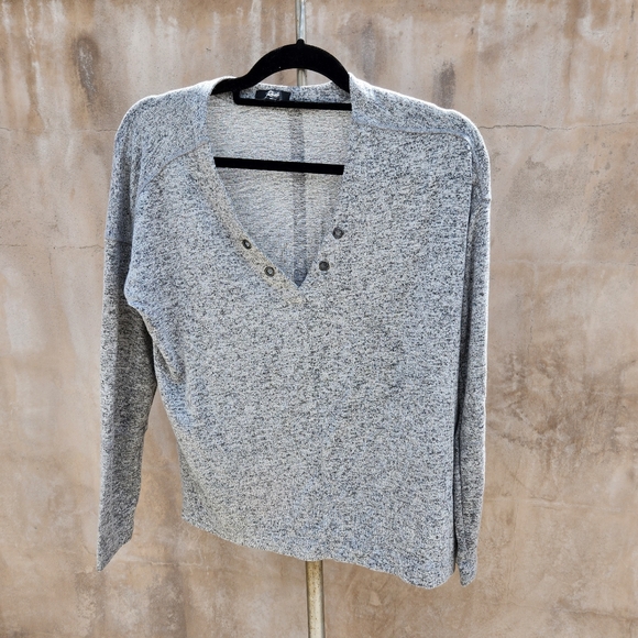 Rails Leigh Henley Top Fuzzy Gray - Picture 1 of 6
